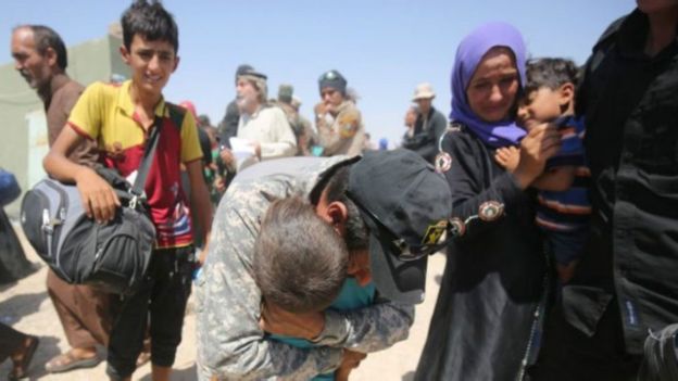  العالقون وسط الحرب.. وجه مأساوي آخر لتداعيات معركة الموصل